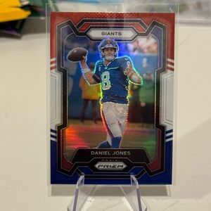 🔥 2023 Daniel Jones Panini Prizm Red White and Blue Prizm.